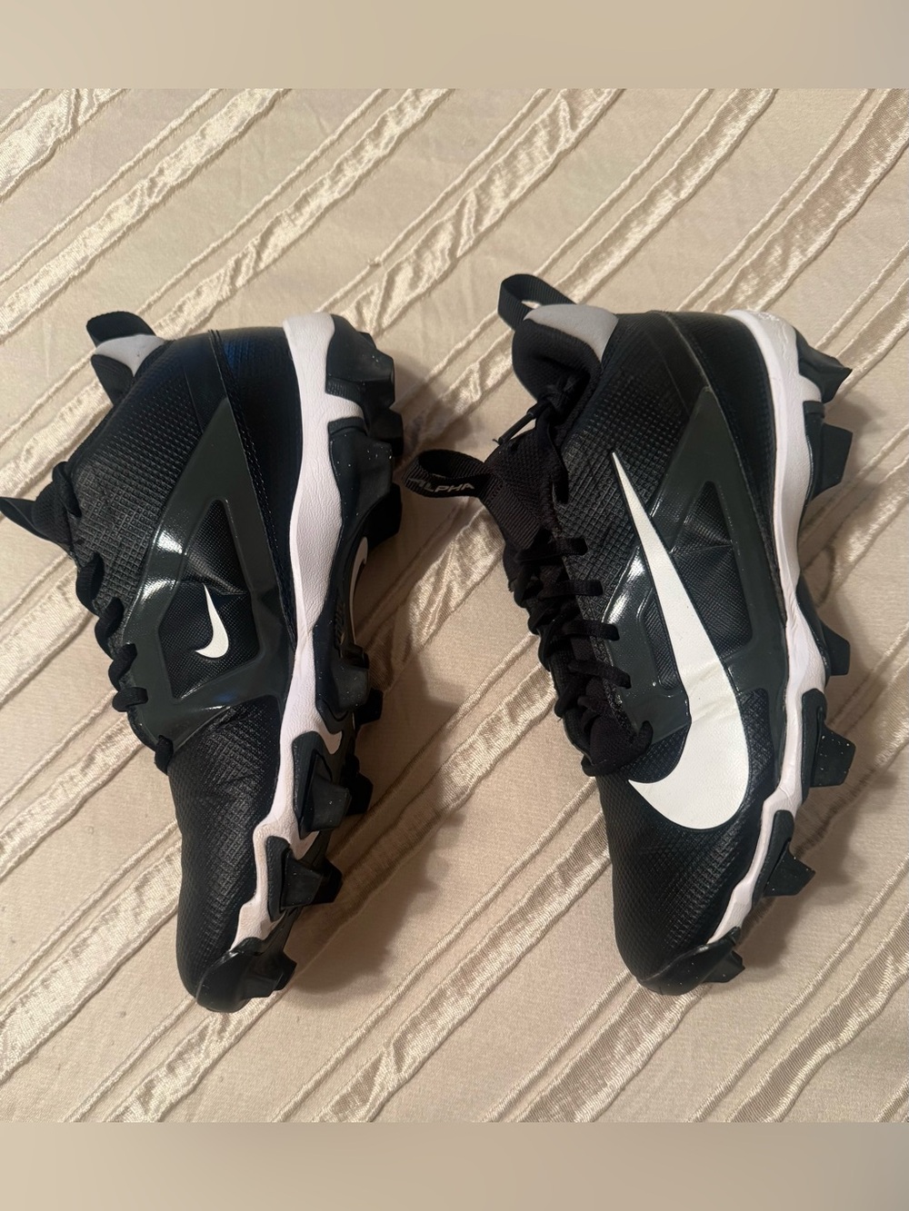 Nike Alpha Menace 4 Shark Football Cleats